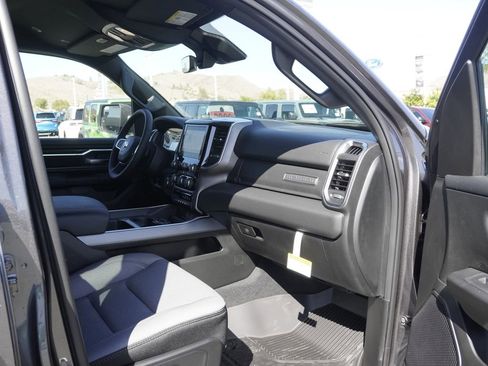 New 2026 RAM 1500 4x4 Crew Cab image 31