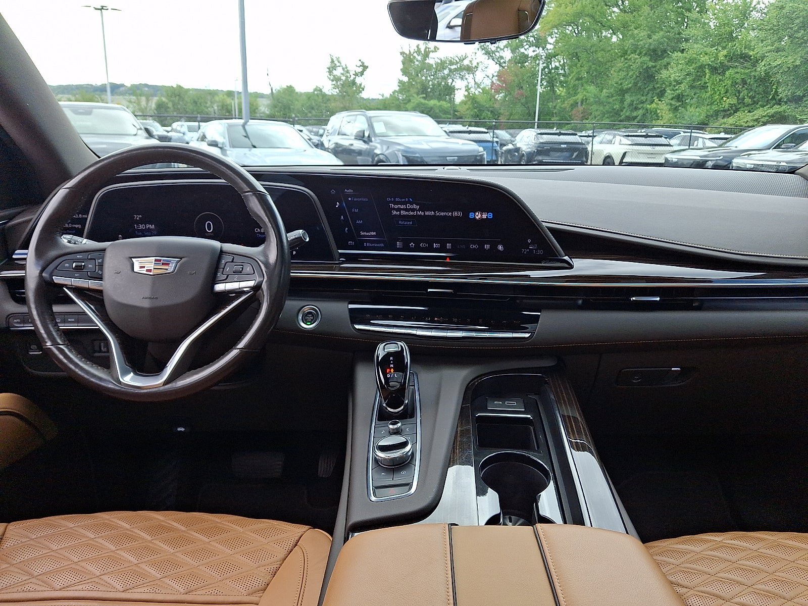 Used 2021 Cadillac Escalade Premium Luxury AWD/4WD image 19