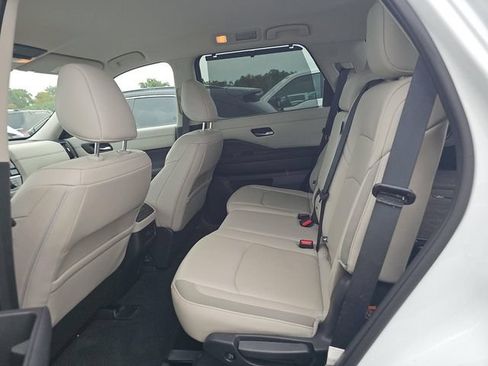Certified 2025 Nissan Pathfinder SL w/ Black Appearance Package FWD image 4