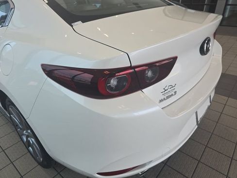 Used 2023 MAZDA MAZDA3 s FWD image 25