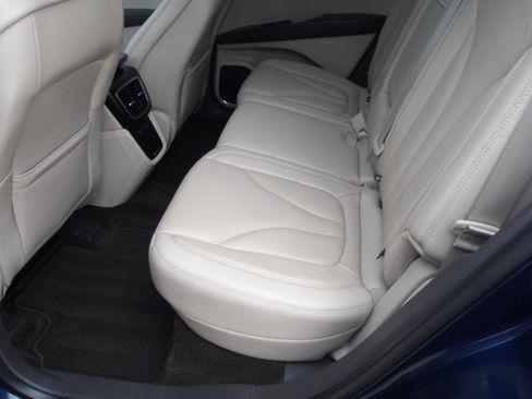 Used 2017 Lincoln MKX Reserve w/ Lincoln MKX Climate Package image 17