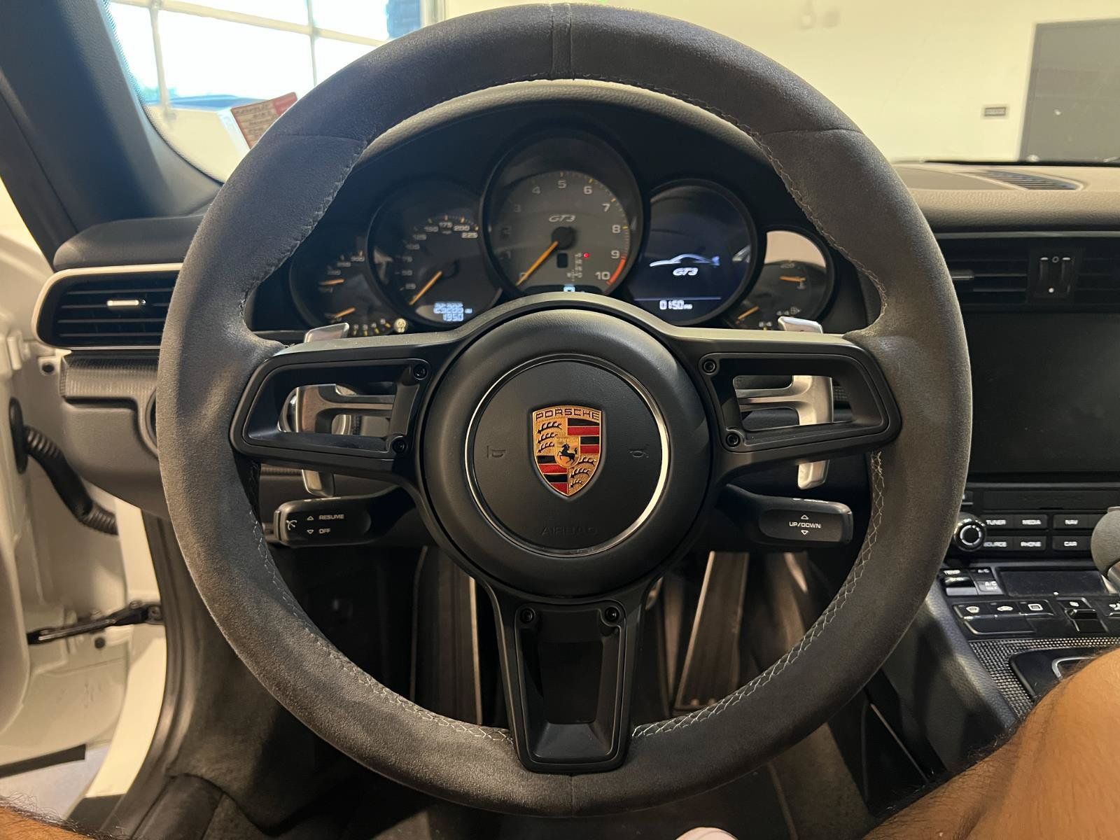 Used 2018 Porsche 911 GT3 RWD image 12