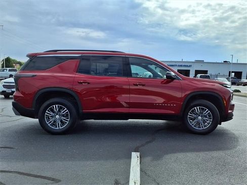 Certified 2025 Chevrolet Traverse LT image 32