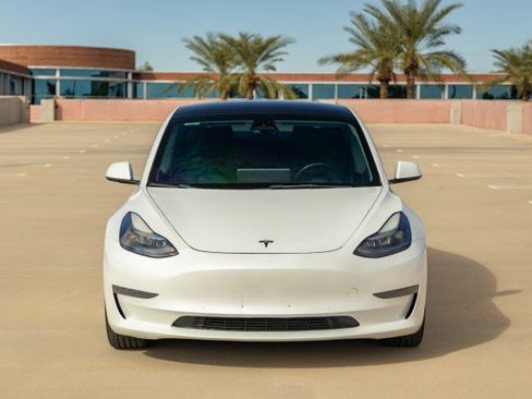 Used 2022 Tesla Model 3 image 2