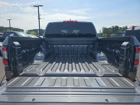 Used 2025 Nissan Frontier SV RWD image 16