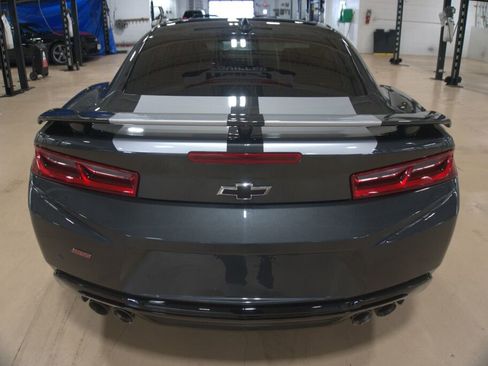 Used 2016 Chevrolet Camaro SS RWD image 4