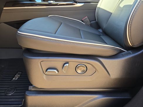 New 2026 Cadillac Escalade ESV Luxury w/ Touring Package image 17