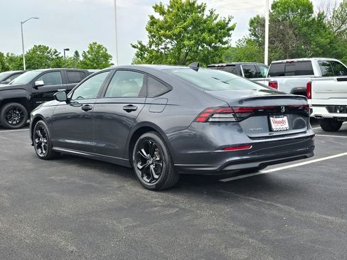 Used 2025 Honda Accord SE image 10