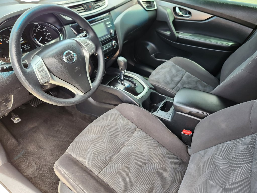 Used 2016 Nissan Rogue S w/ Appearance Package FWD image 8