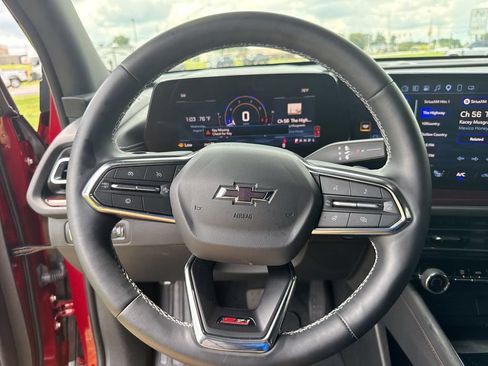 Used 2025 Chevrolet Traverse Z71 AWD/4WD image 25