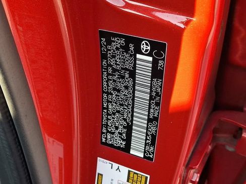 Certified 2024 Toyota Prius XLE FWD image 27
