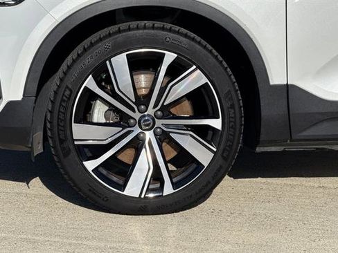 Used 2021 Volvo XC40 P8 Recharge w/ Advanced Package image 30