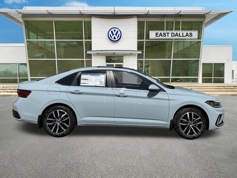 New 2026 Volkswagen Jetta SE FWD image 2