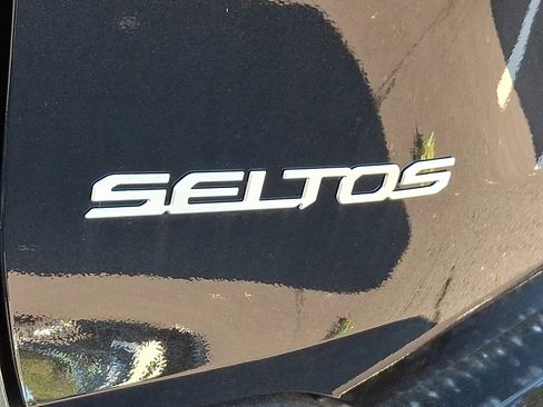 New 2026 Kia Seltos EX image 13