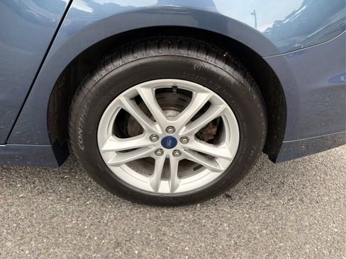 Used 2018 Ford Fusion SE w/ Fusion SE Technology Package FWD image 15