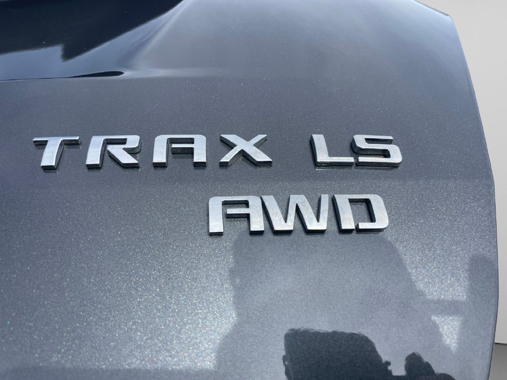 Used 2016 Chevrolet Trax LS w/ LPO, Protection Package AWD/4WD image 16