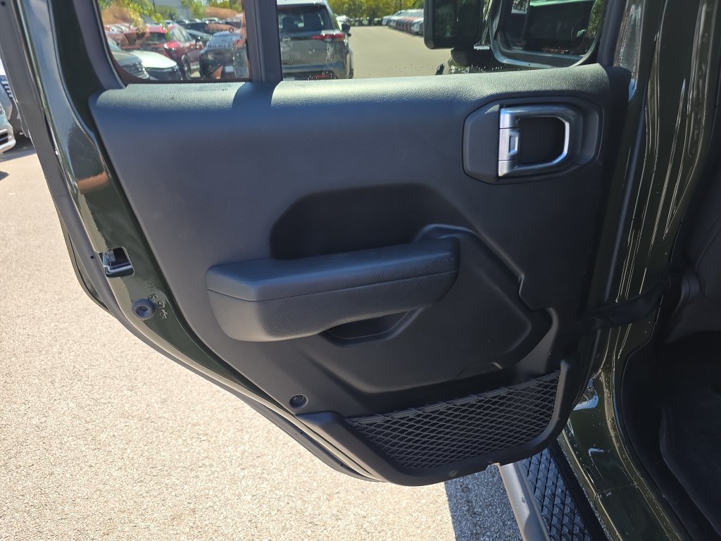 Used 2022 Jeep Gladiator Sport AWD/4WD image 41