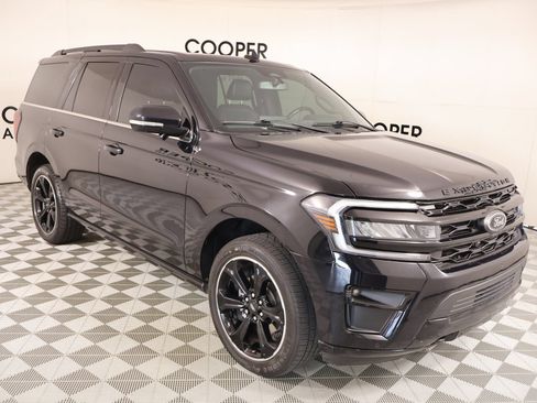 Used 2023 Ford Expedition Limited AWD/4WD image 1