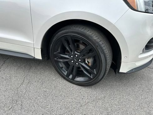 Used 2019 Ford Edge ST w/ Equipment Group 401A AWD/4WD image 8
