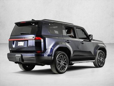 Used 2025 Lexus GX 550 w/ Accessory Package (2T) image 5