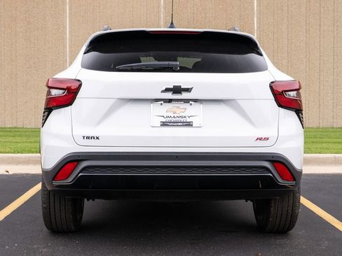 New 2025 Chevrolet Trax RS w/ Sunroof Package image 6