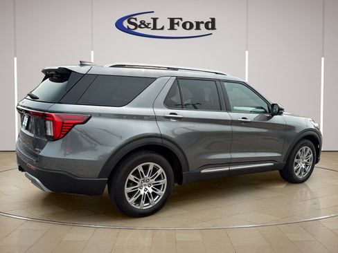 Certified 2026 Ford Explorer Platinum AWD/4WD image 8