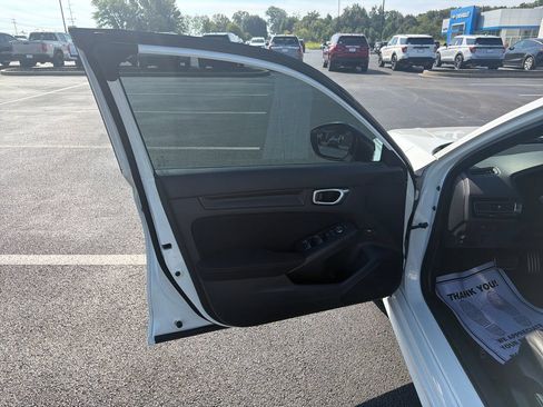 Used 2023 Honda Civic Sport image 11