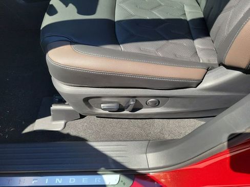 New 2026 Nissan Pathfinder Platinum image 9