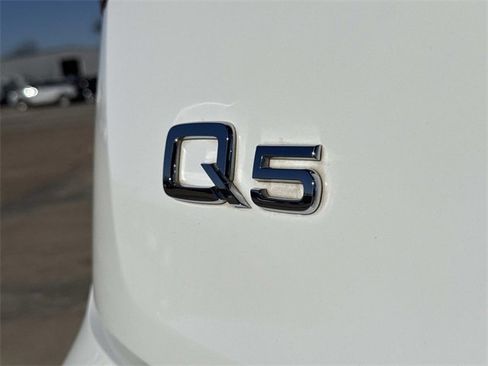 Used 2018 Audi Q5 2.0T Premium Plus w/ Premium Plus Package image 11