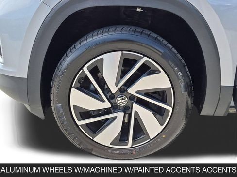 Used 2024 Volkswagen Atlas SE FWD image 11