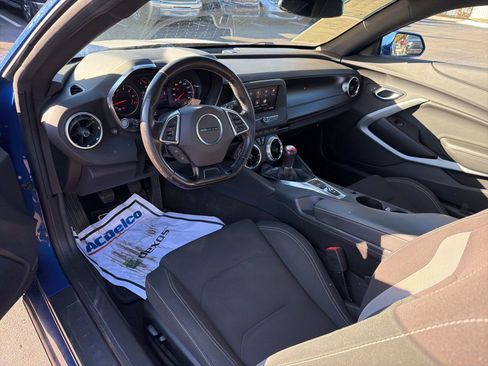 Used 2020 Chevrolet Camaro LT image 9