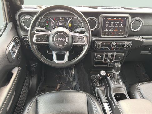 Used 2021 Jeep Wrangler Unlimited Sahara AWD/4WD image 3