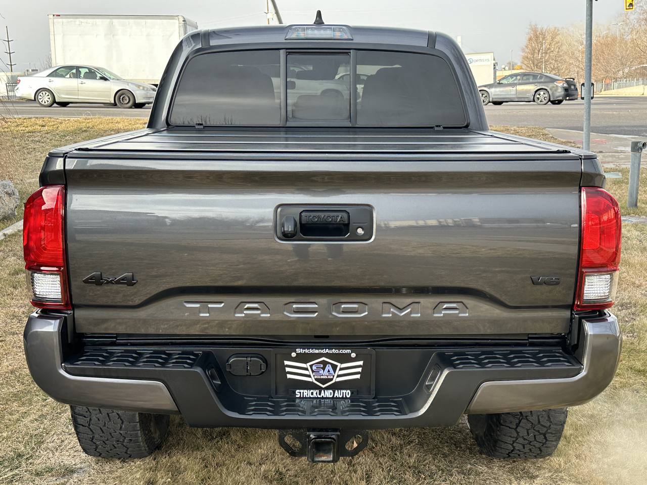 Used 2023 Toyota Tacoma SR AWD/4WD image 8