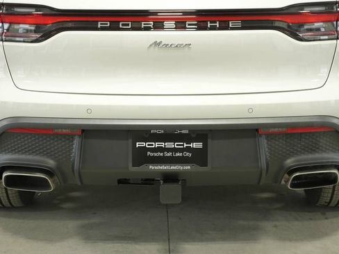 Certified 2026 Porsche Macan AWD/4WD image 38
