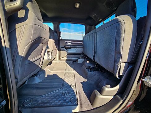 New 2026 RAM 1500 4x4 Crew Cab image 38