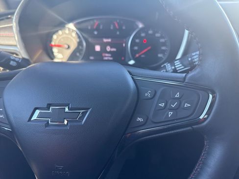 Used 2022 Chevrolet Equinox RS w/ Infotainment Package image 19