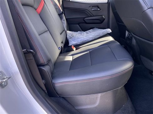 Used 2025 Chevrolet Colorado Z71 w/ Z71 Convenience Package 2 image 31