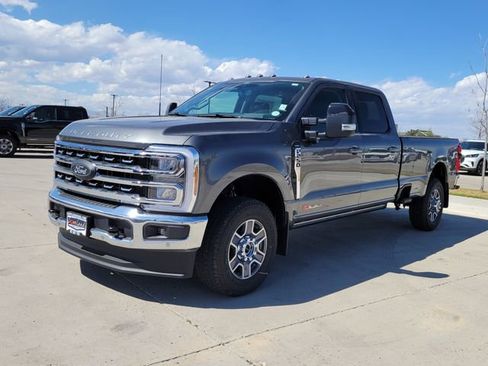 New 2026 Ford F250 Lariat w/ Lariat Ultimate Package image 4
