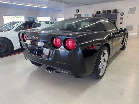 Used 2007 Chevrolet Corvette Coupe image 2