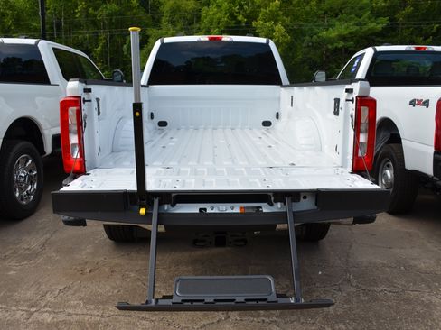 New 2026 Ford F250 XLT w/ Snow Plow Prep Package AWD/4WD image 7