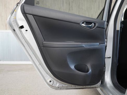Used 2019 Nissan Sentra S FWD image 33