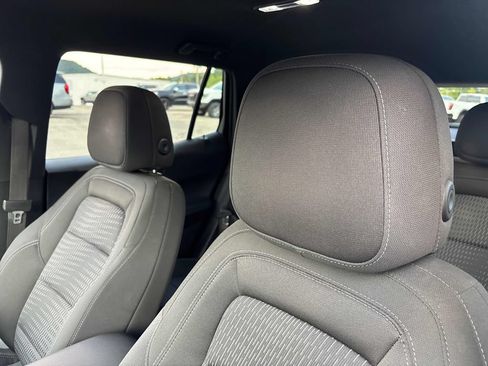 Used 2025 Chevrolet Equinox LT AWD/4WD image 9