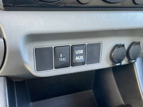 Used 2012 Toyota Tacoma 4x4 Access Cab V6 image 27