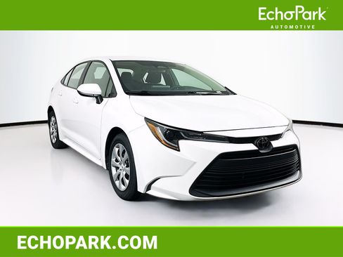 Used 2024 Toyota Corolla LE FWD image 1
