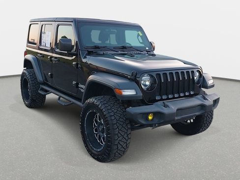 Used 2018 Jeep Wrangler Unlimited Sport S AWD/4WD image 3