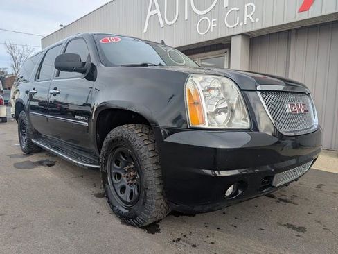 Used 2010 GMC Yukon XL Denali image 2