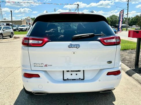Used 2016 Jeep Cherokee Overland AWD/4WD image 6