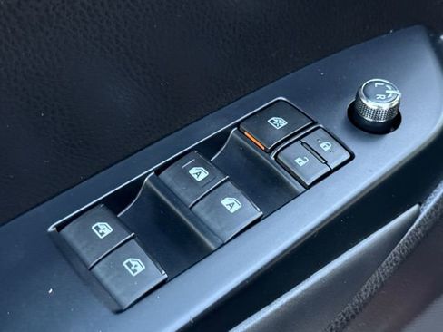 Used 2019 Toyota Highlander XLE image 20