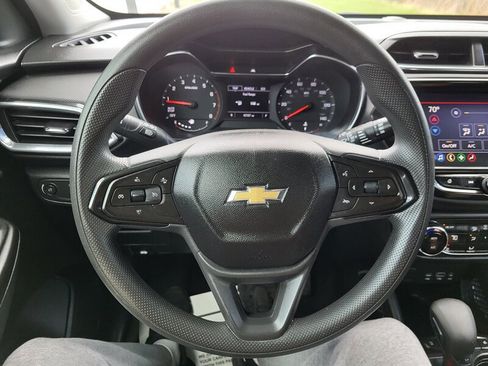 Used 2021 Chevrolet TrailBlazer LT w/ Convenience Package FWD image 11
