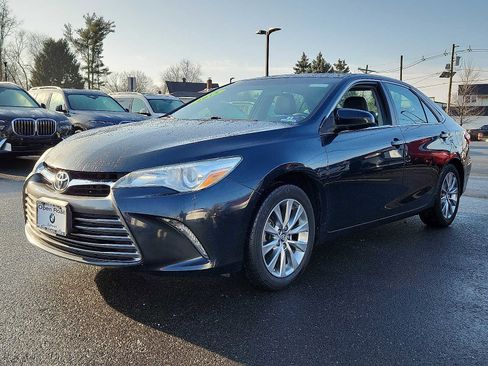 Used 2015 Toyota Camry XLE image 3